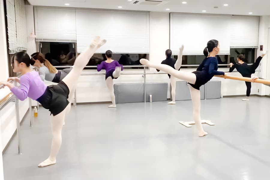 シニアクラス：福本まゆみモダンバレエアート：大阪・服部緑地・豊中